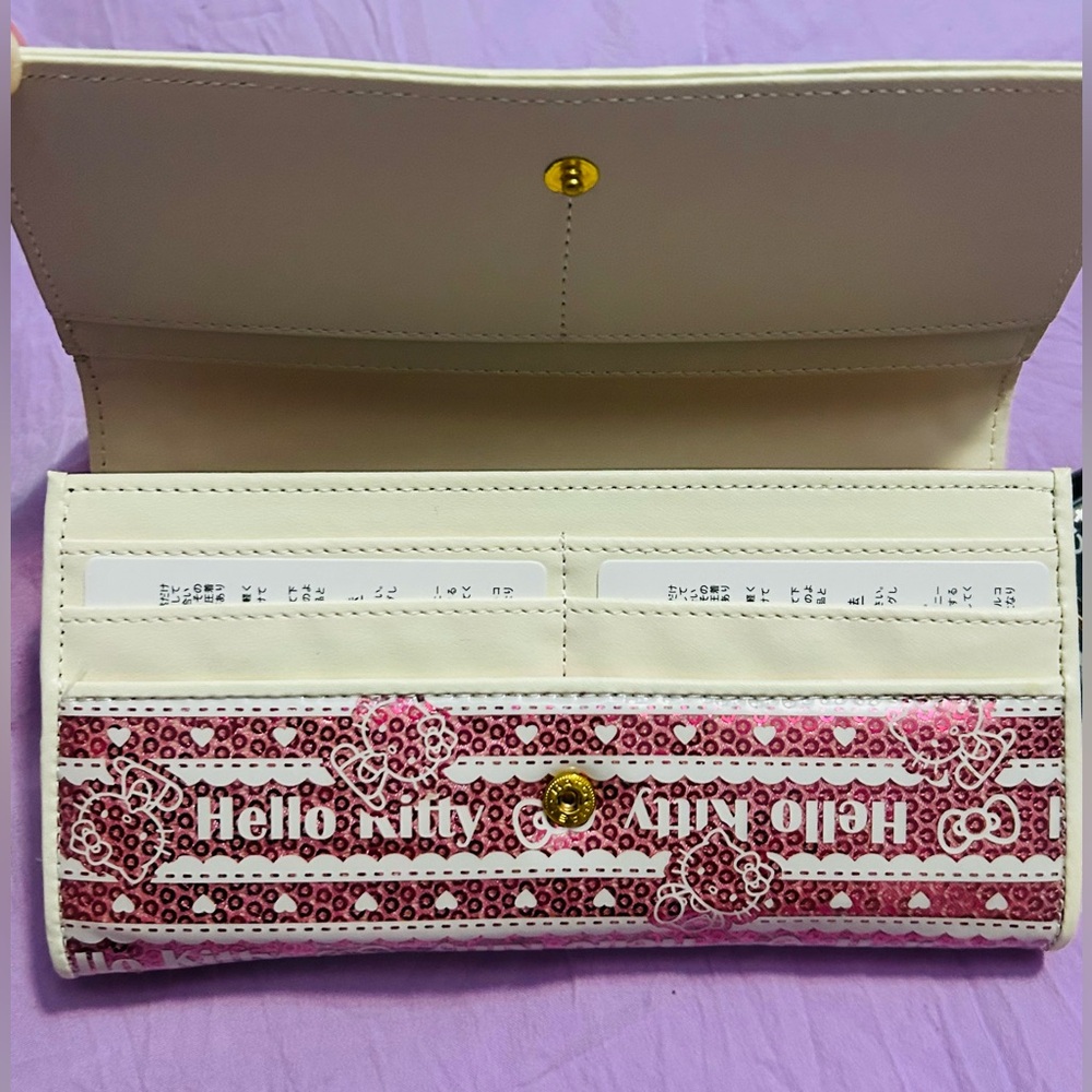Hello Kitty Wallet - Picture 7 of 7